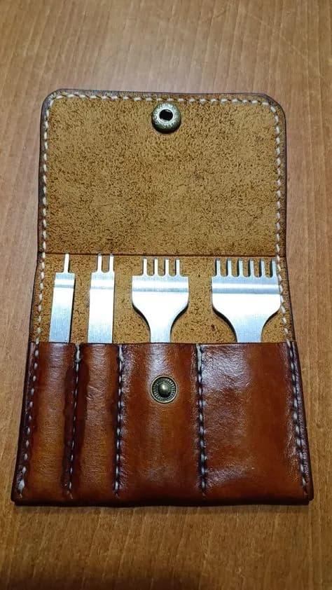 Tools holder