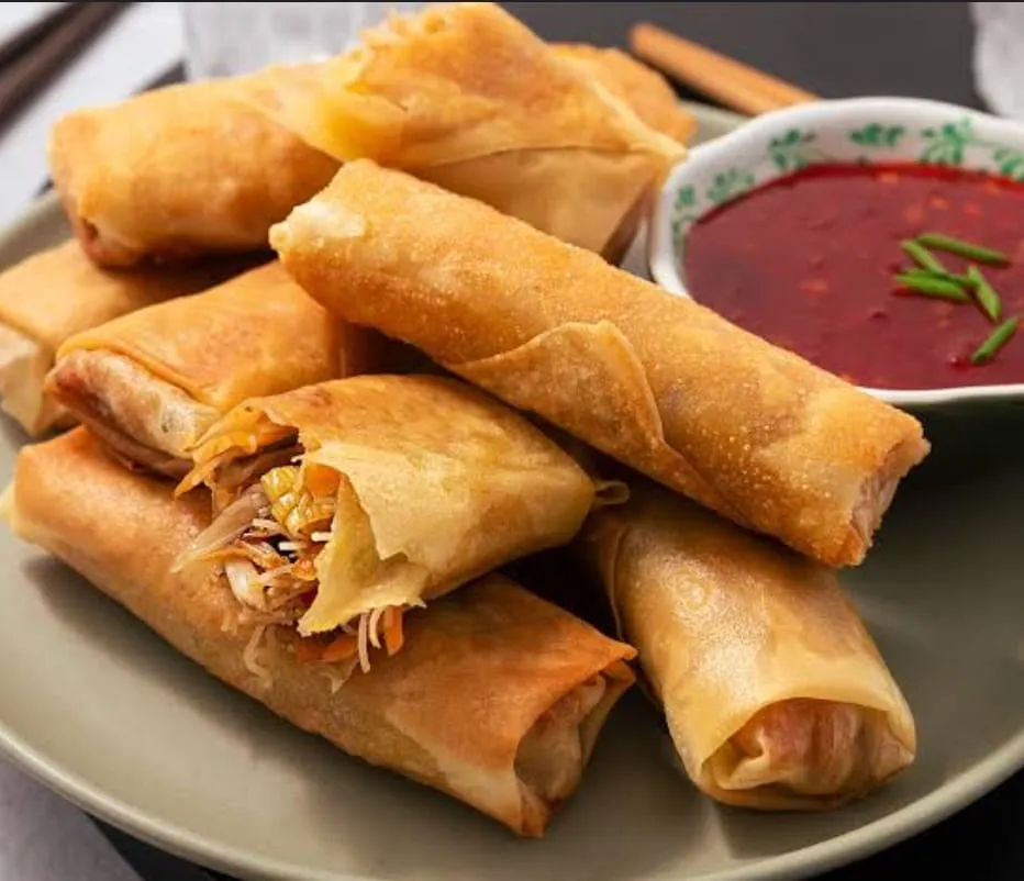 Ready Spring Rolls with Sauce per pack