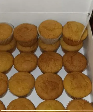Vanilla and orange flavor cupcakes
