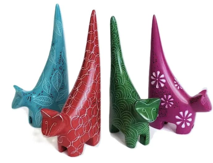 Handcrafted Mini Cat Sculptures – Assorted Colours